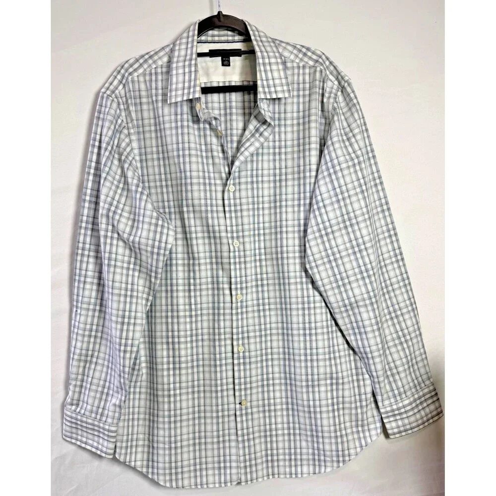 Banana Republic Non-Iron Slim Fit Plaid White/Grey Shirt Men’s Large.